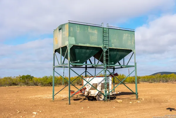 $4,850,000 | 1 Fm 334, Brackettville, TX 78832