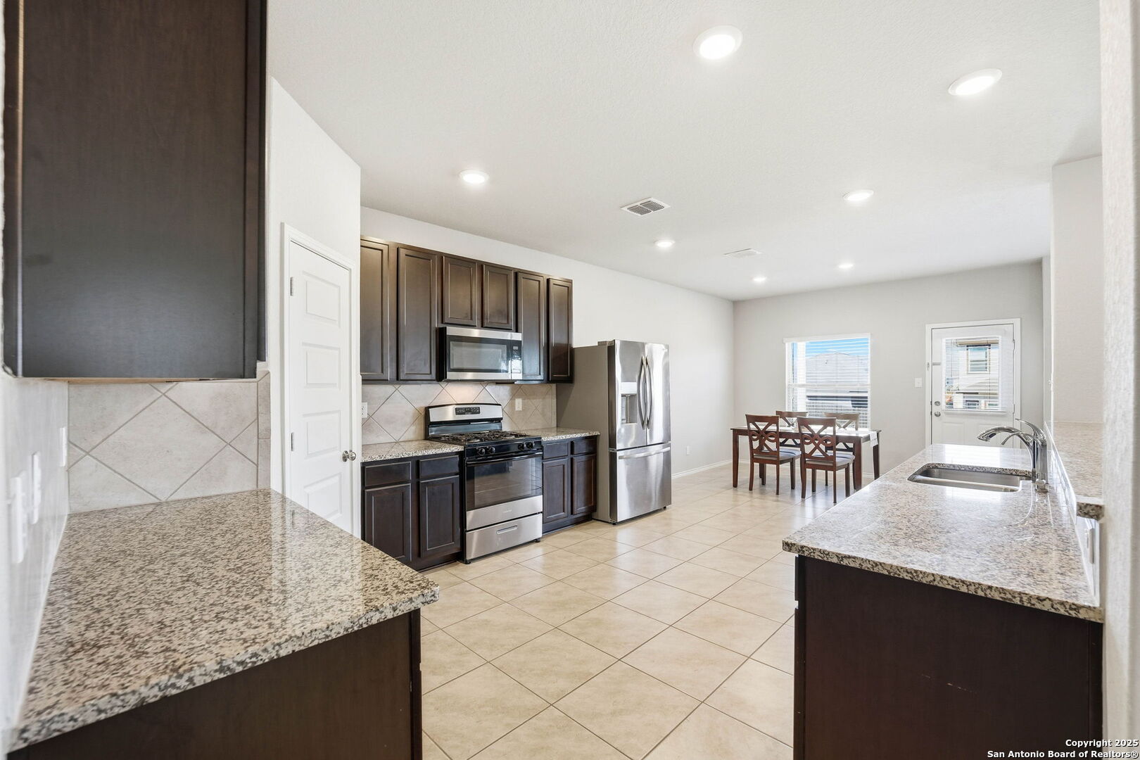 5602 Daniel Way St. Hedwig, TX 78152 - Photo 15 of 49