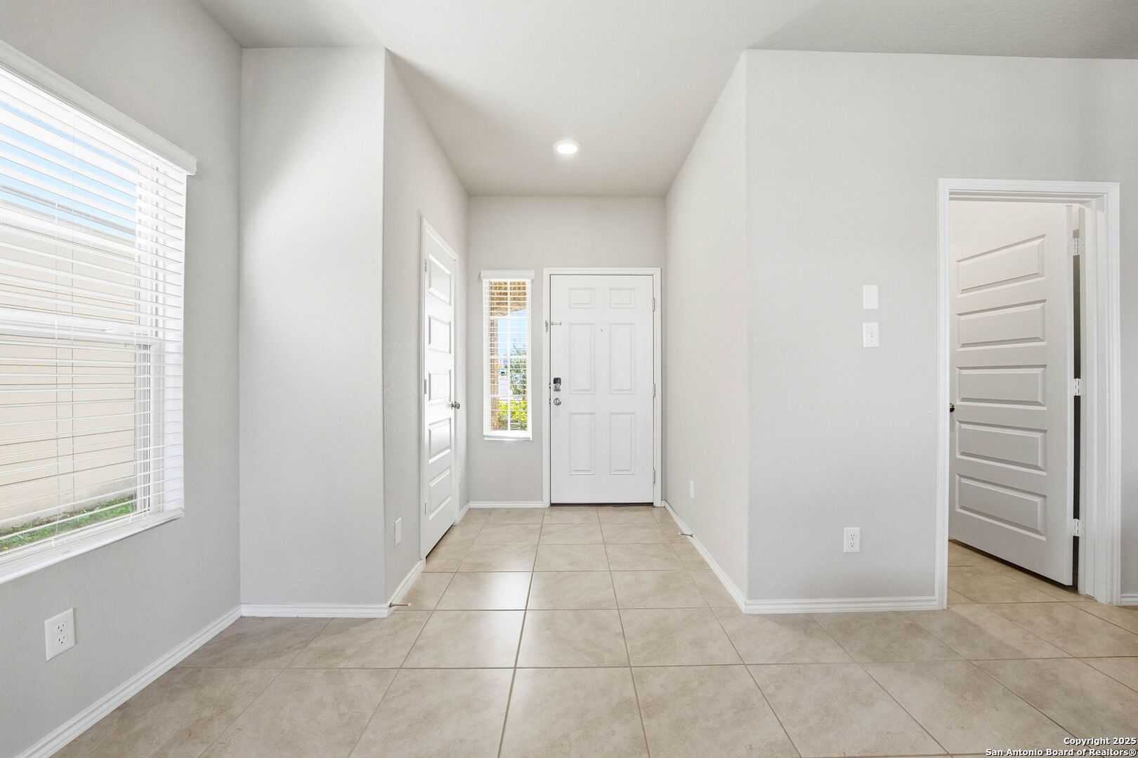 5602 Daniel Way St. Hedwig, TX 78152 - Photo 5 of 49