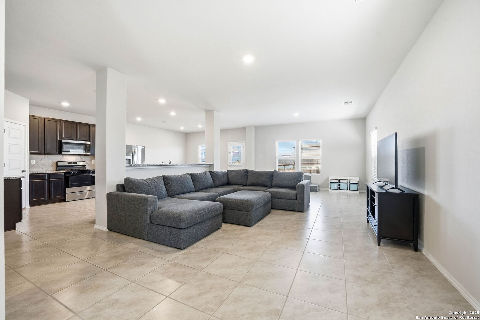 5602 Daniel Way St. Hedwig, TX 78152 - Photo 6 of 49