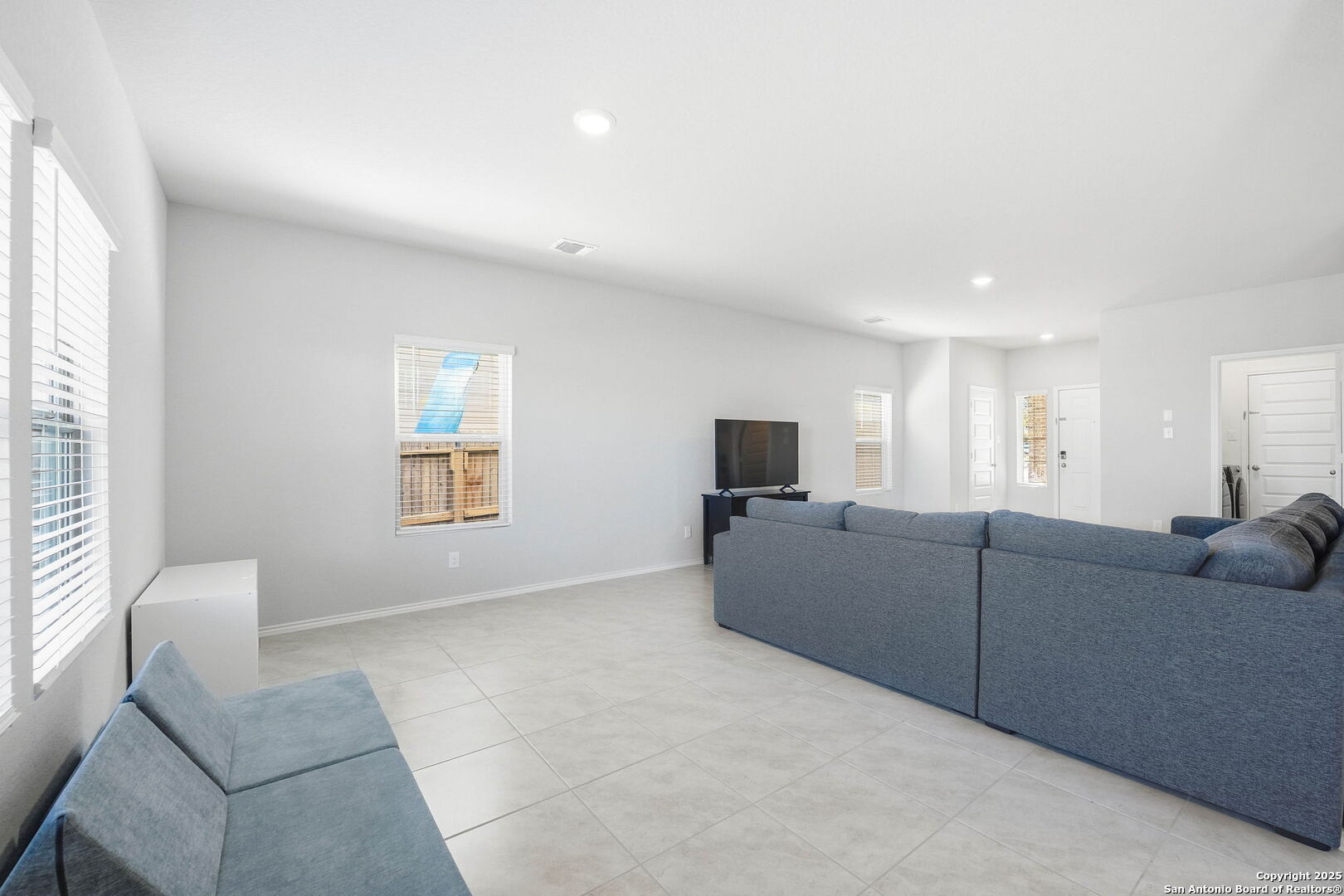 5602 Daniel Way St. Hedwig, TX 78152 - Photo 8 of 49