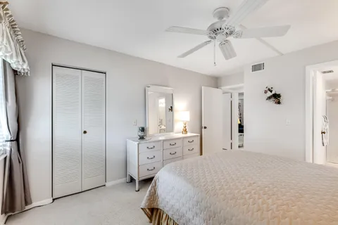 $148,900 | 122 Lake Pine Circle, Unit B1, Greenacres, FL 33463