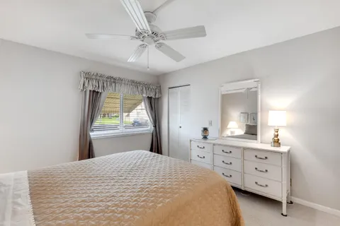 $148,900 | 122 Lake Pine Circle, Unit B1, Greenacres, FL 33463