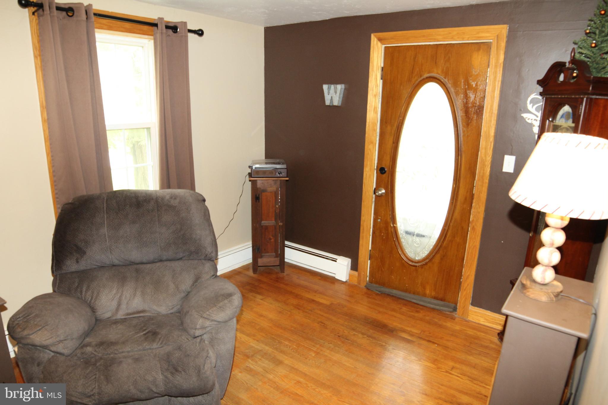 8132 Century Farms Road Felton, PA 17322 - Photo 16 of 56 Living Room