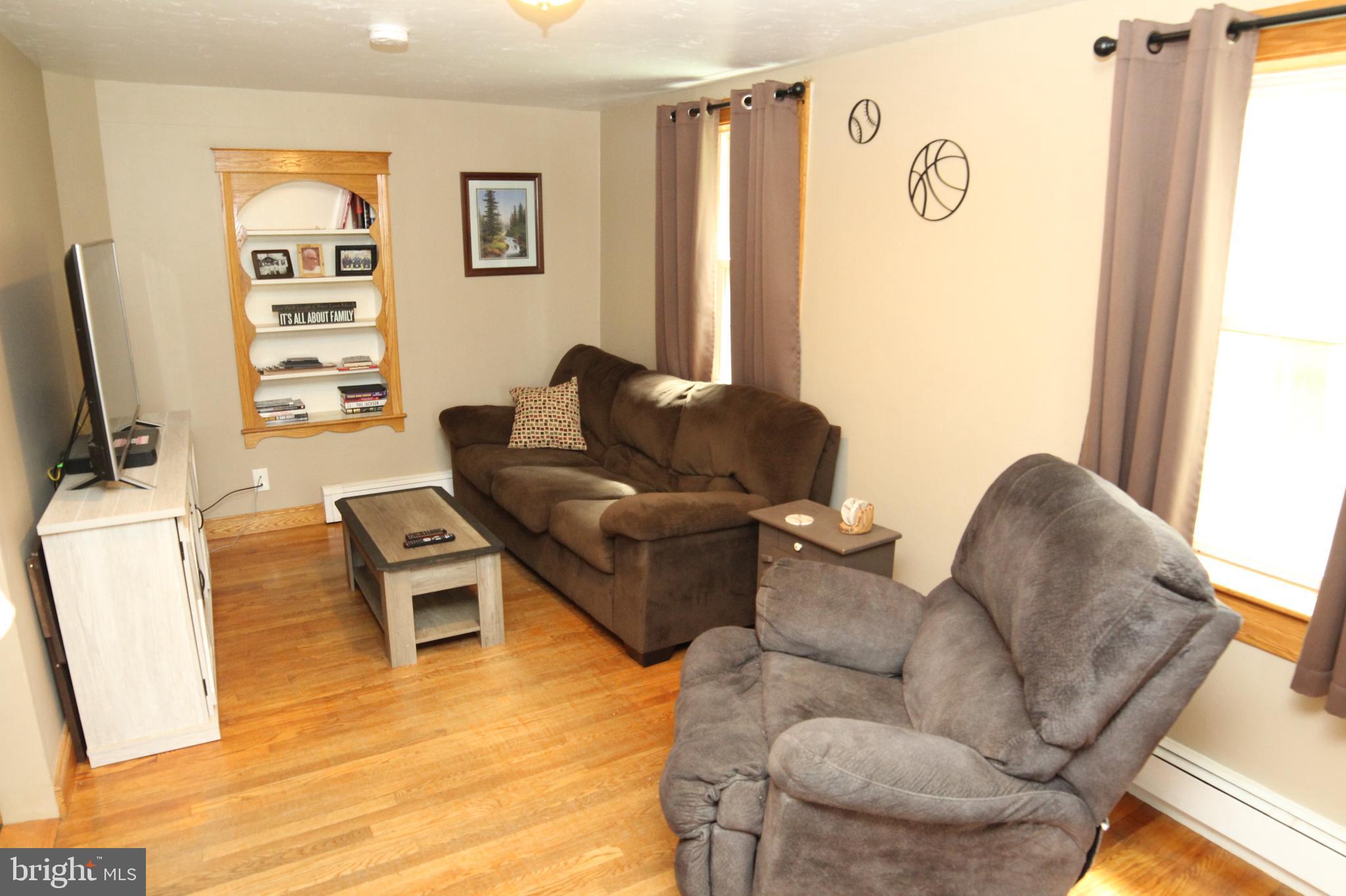 8132 Century Farms Road Felton, PA 17322 - Photo 18 of 56 Living Room