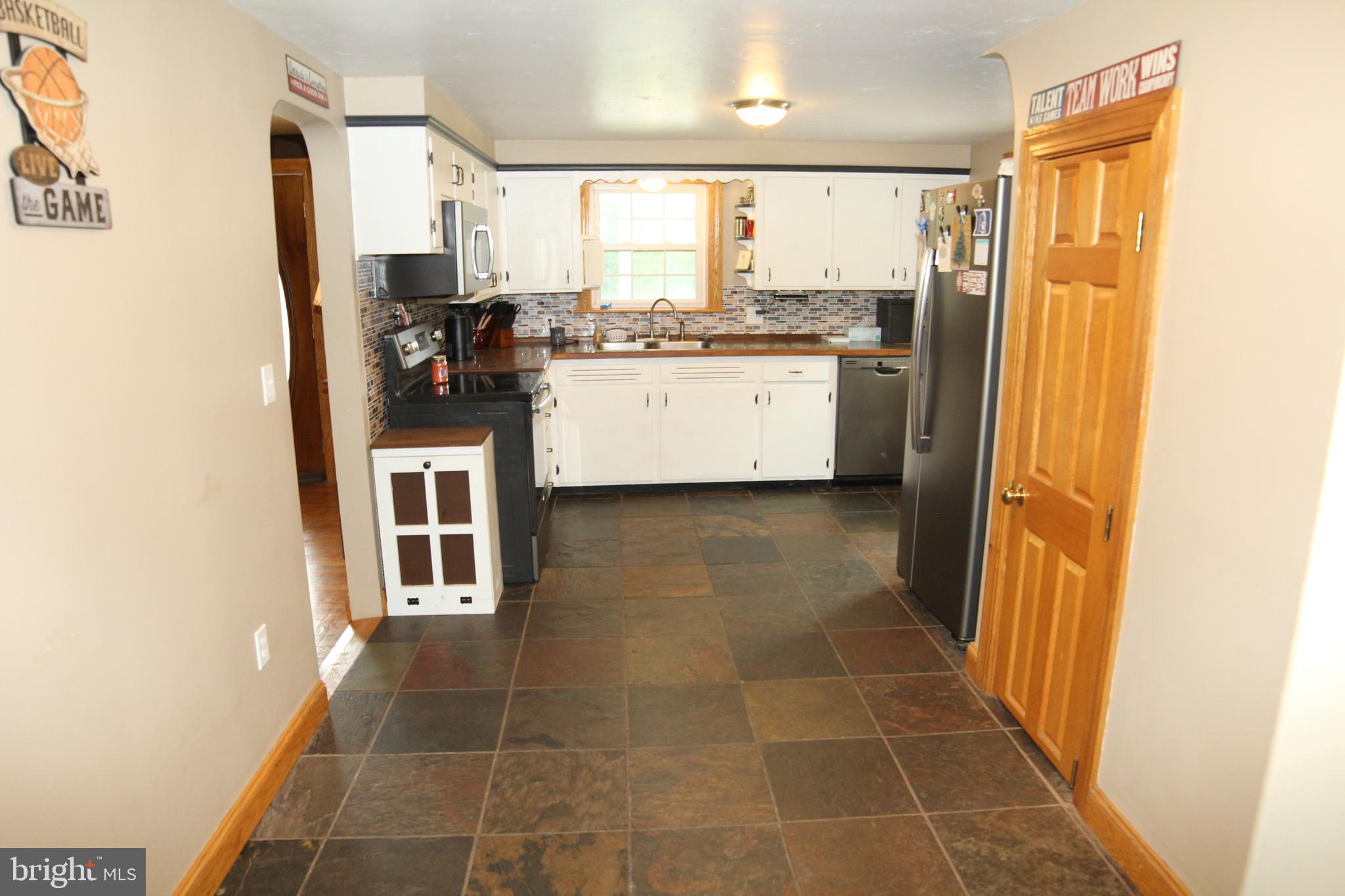 8132 Century Farms Road Felton, PA 17322 - Photo 24 of 56 Kitchen