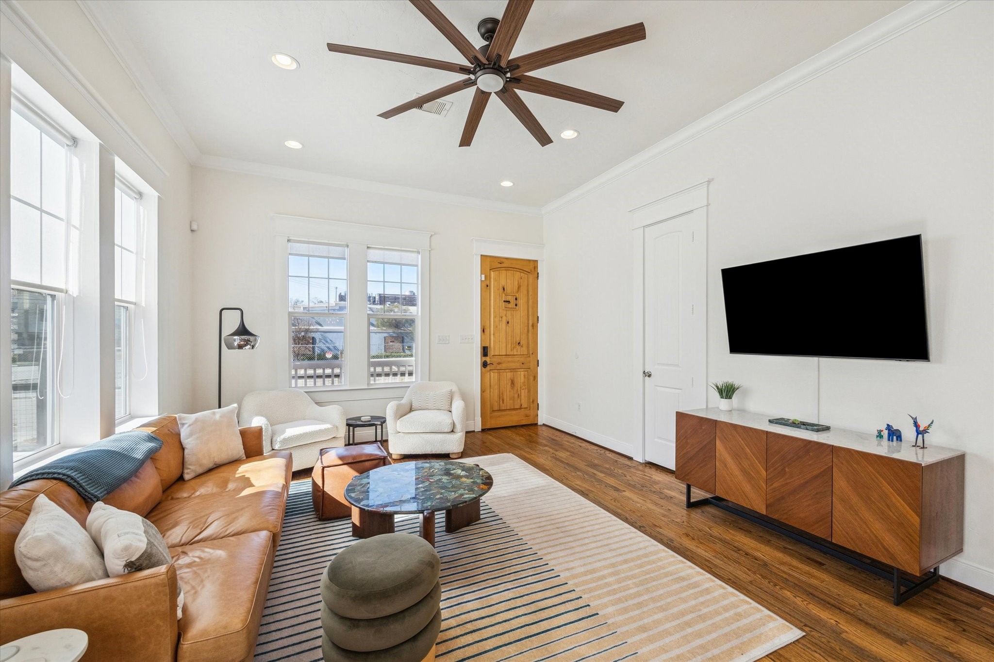 304 Walton Street Houston, TX 77009 - Photo 4 of 28 Another view of the living space.