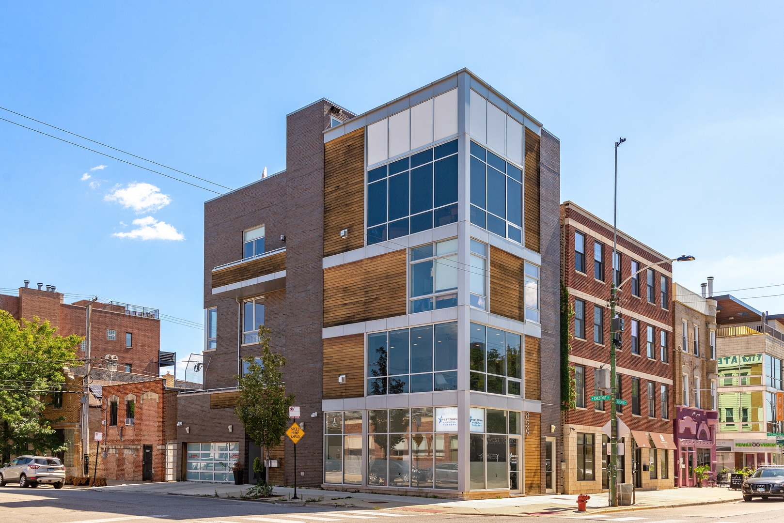 1557 West Chestnut Street, Unit 1 Chicago, IL 60622 - Photo 1 of 22 a front view of a building