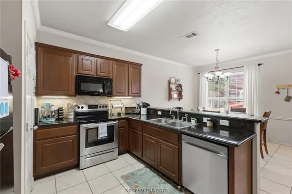 $279,900 | 326 Forest Drive, College Station, TX 77840