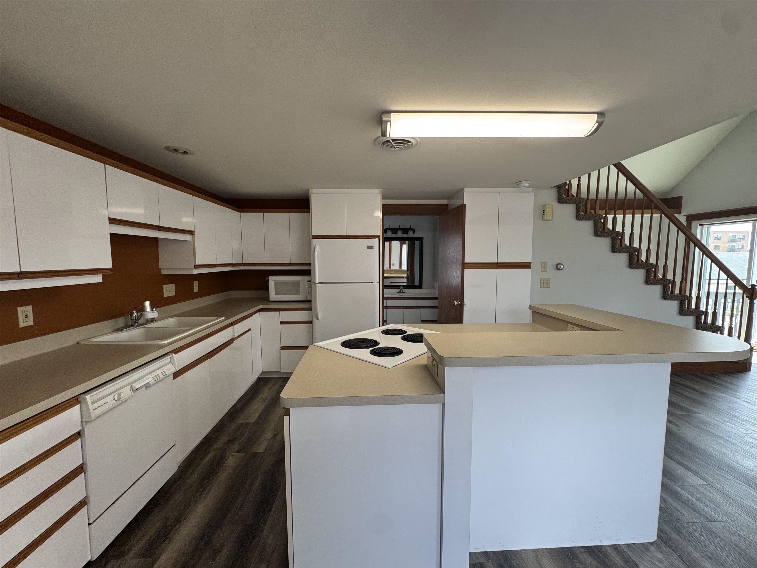 208 West Main Street, Unit 208 Sun Prairie, WI 53590 - Photo 4 of 24