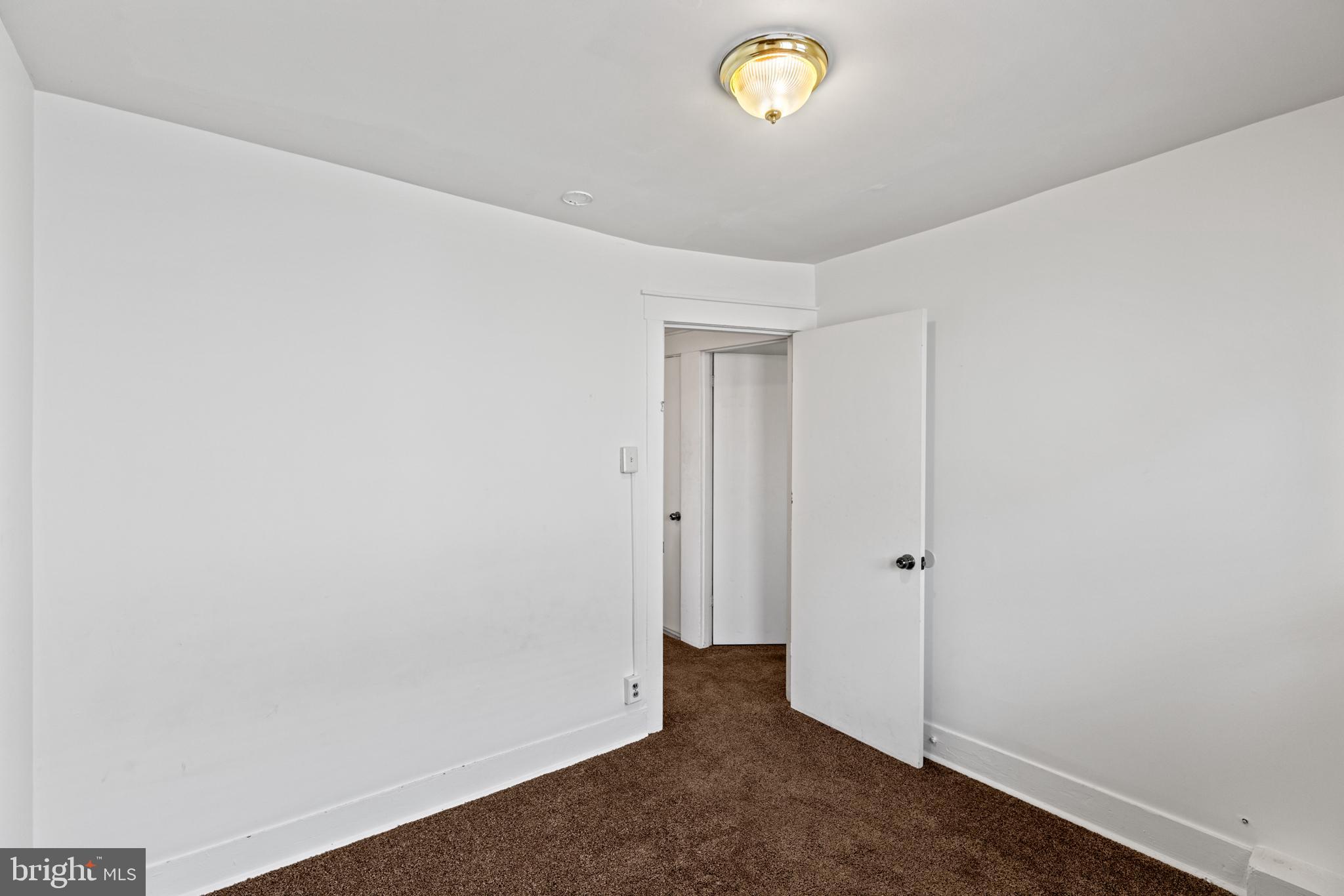 638 Manor Road Beverly, NJ 08010 - Photo 4 of 15