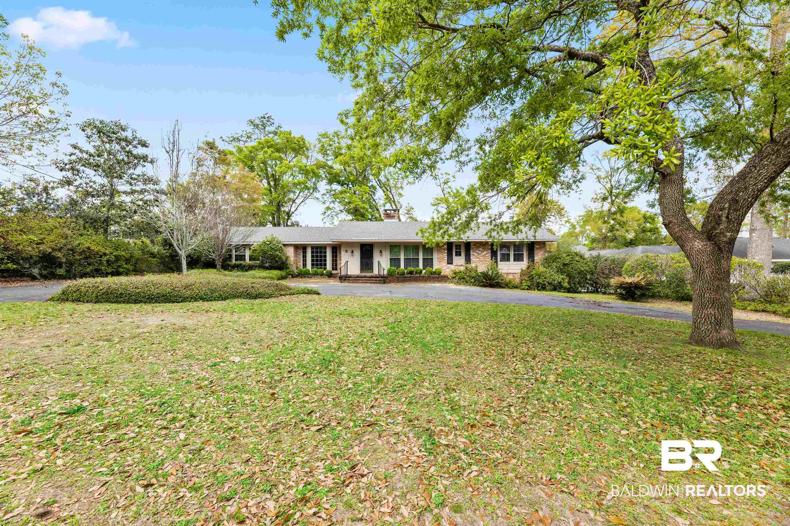 5 Dogwood Circle Mobile, AL 36608 - Photo 2 of 30