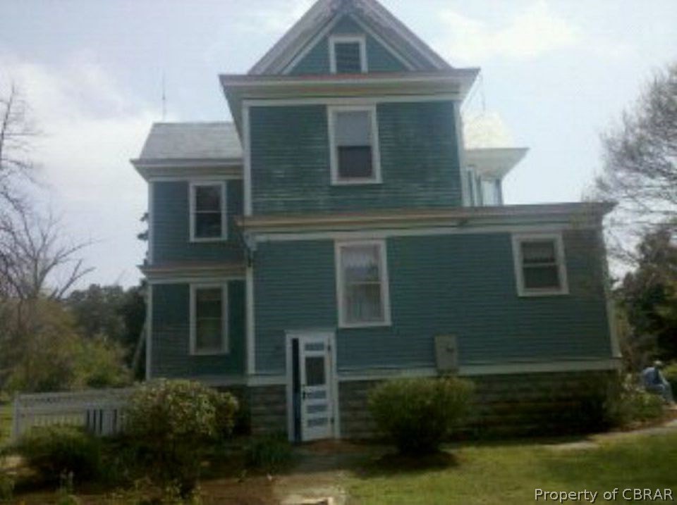 328 Main Street Reedville, VA 22539 - Photo 2 of 20