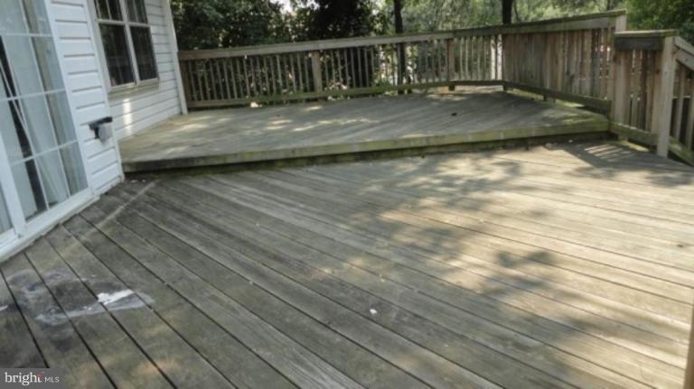 9105 Lancelot Road Fort Washington, MD 20744 - Photo 14 of 14 Deck