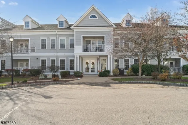 $279,900 | 5019 Brookfield Glen Drive, Belvidere, NJ 07823