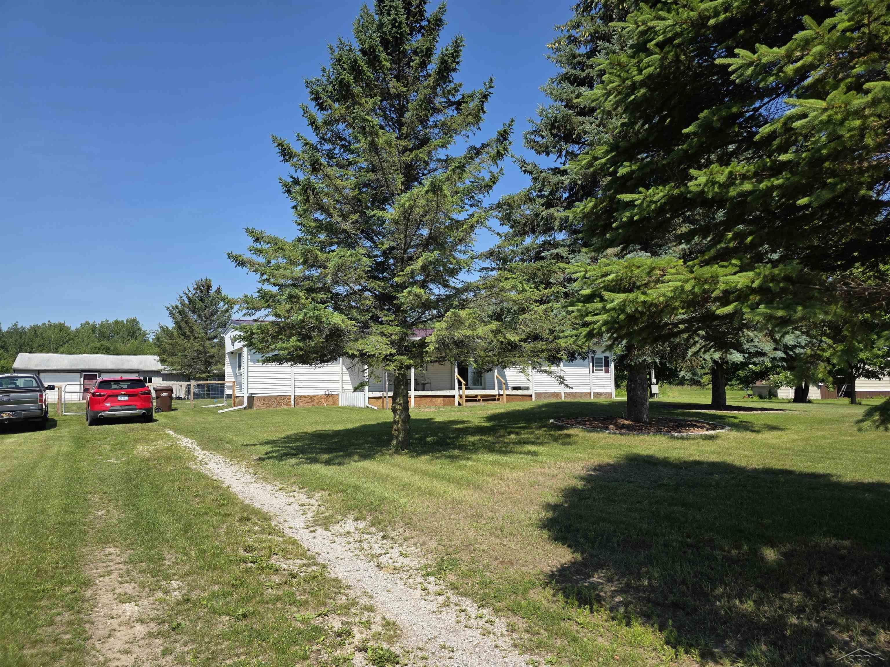 7813 Standish Road Bentley, MI 48613 - Photo 4 of 33 50213222-16d6225d-08e8-4ad6-9b87-906a4118f8ee.JPG
