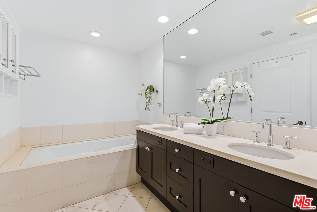 7301 Vista Del Mar, Unit 16 Playa del Rey, CA 90293 - Photo 19 of 36