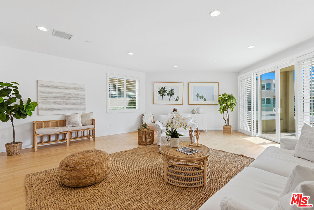 7301 Vista Del Mar, Unit 16 Playa del Rey, CA 90293 - Photo 2 of 36