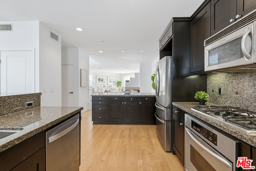 7301 Vista Del Mar, Unit 16 Playa del Rey, CA 90293 - Photo 10 of 36