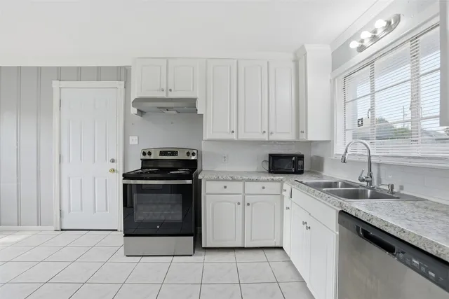 $1,900 | 3917 Anita Street, Houston, TX 77004