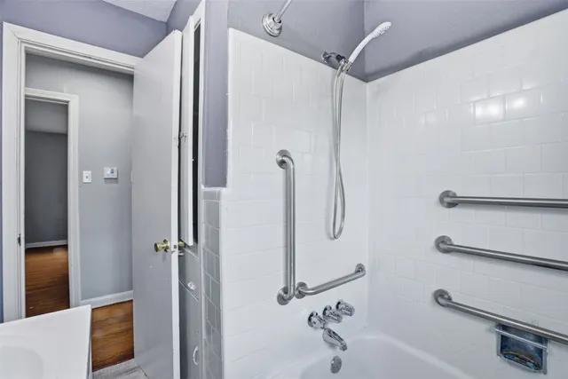 $1,900 | 3917 Anita Street, Houston, TX 77004