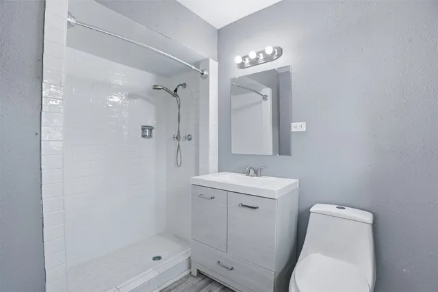 $1,900 | 3917 Anita Street, Houston, TX 77004