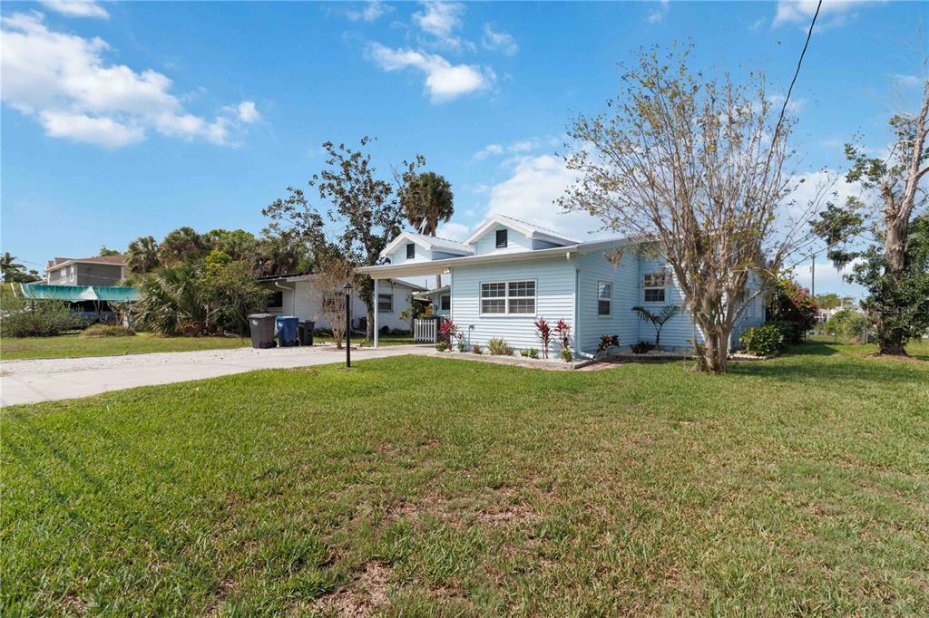 607 Manatee Avenue Ellenton, FL 34222 - Photo 3 of 55