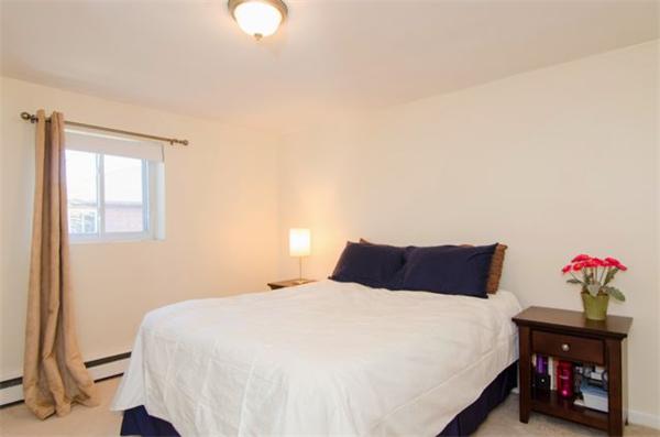 46 Bryon Road, Unit 5 Chestnut Hill, MA 02467 - Photo 3 of 9
