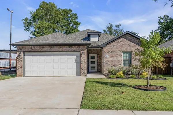 $1,695 | 121 West Morton Street, Denison, TX 75021