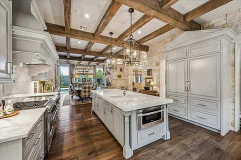 $7,295,000 | 2158 Chilton Road, Houston, TX 77019