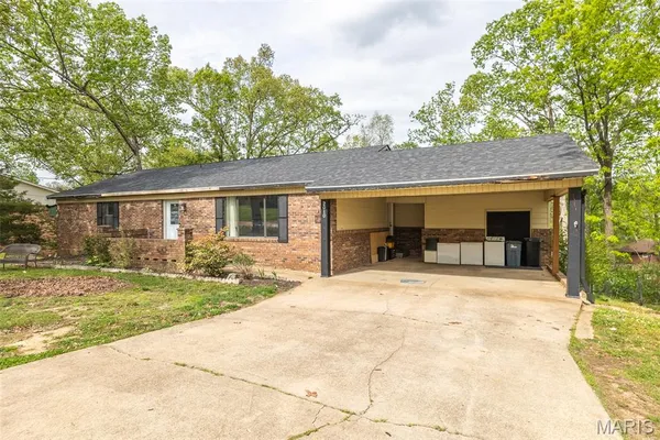 $249,900 | 2010 Schweitzer Drive, Poplar Bluff, MO 63901