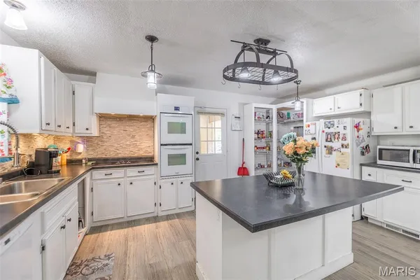 $249,900 | 2010 Schweitzer Drive, Poplar Bluff, MO 63901