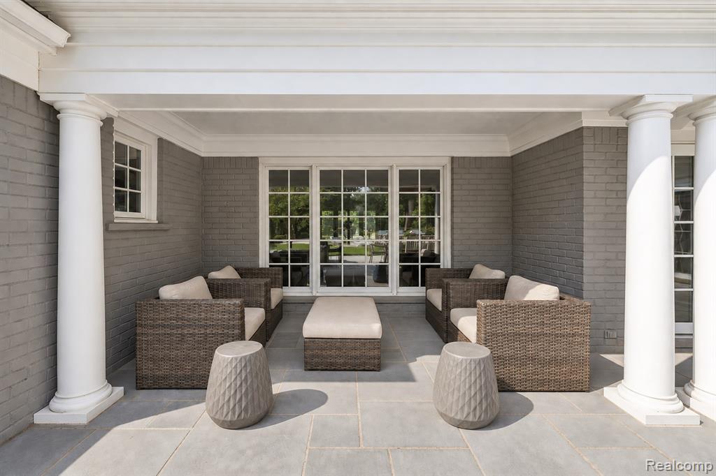 232 Guilford Road Bloomfield Hills, MI 48304 - Photo 4 of 40 Gallery Image 4