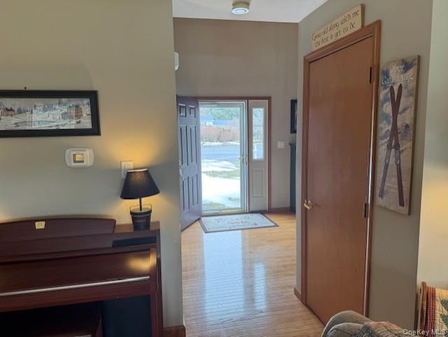 4 Grapevine Place Poughkeepsie, NY 12603 - Photo 4 of 31 a living room with furniture and a window