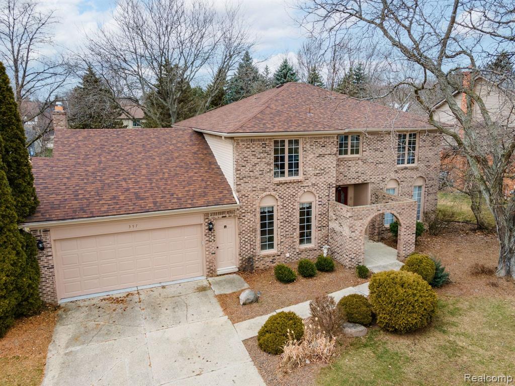 357 Powderhorn Ridge Court Rochester Hills, MI 48309 - Photo 1 of 42