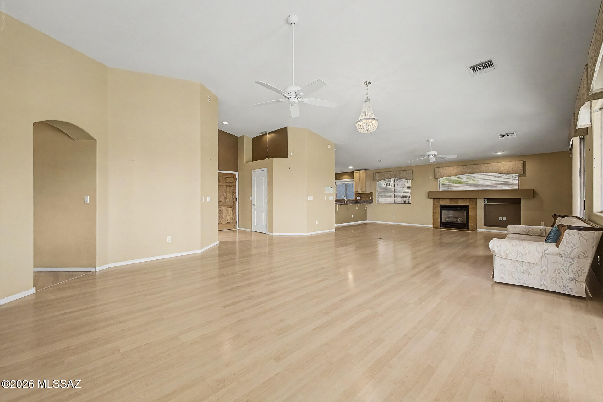 573 West Silvertip Road Oro Valley, AZ 85737 - Photo 6 of 32