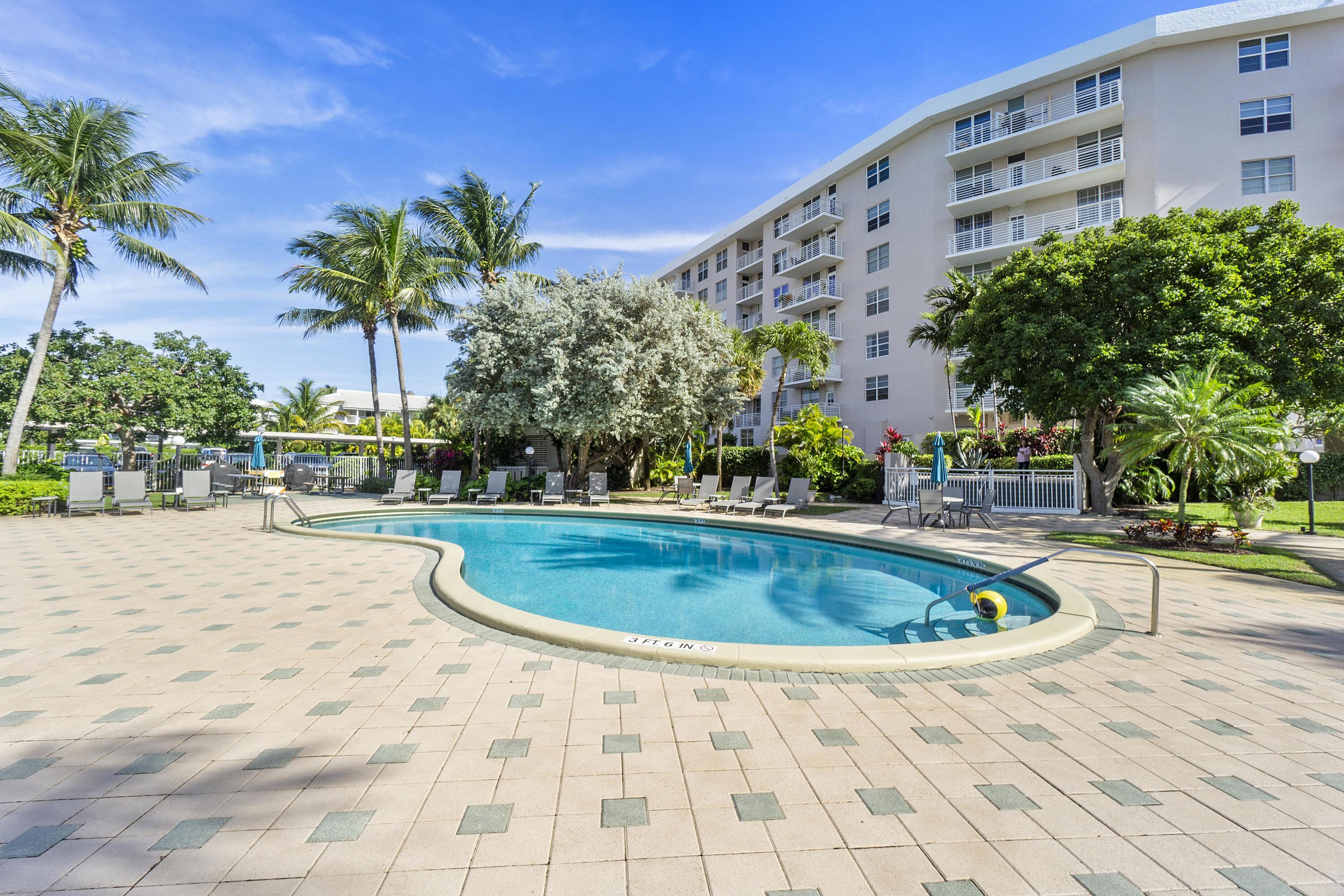 2851 South Ocean Boulevard, Unit 6C Boca Raton, FL 33432 - Photo 28 of 43 Pool