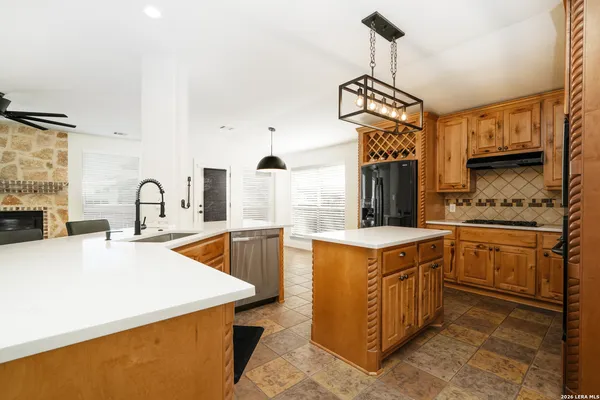 $2,850 | 8910 Los Sonoma Rio, Helotes, TX 78023