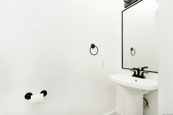 $2,850 | 8910 Los Sonoma Rio, Helotes, TX 78023