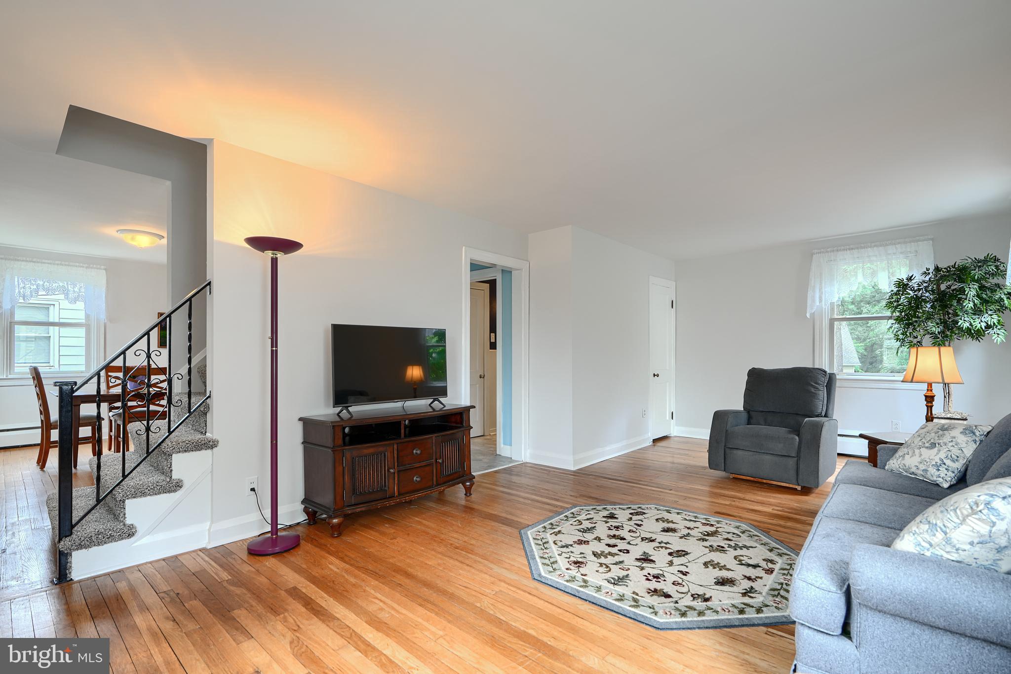 503 North Stuart Street Baltimore, MD 21221 - Photo 14 of 47 Beautifully kept oak flooring