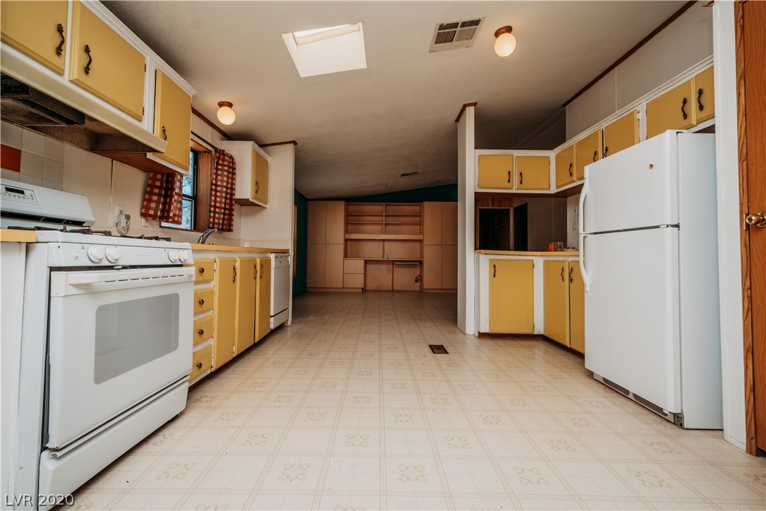 3050 Maple Road Pahrump, NV 89048 - Photo 12 of 39 Gallery Image 12