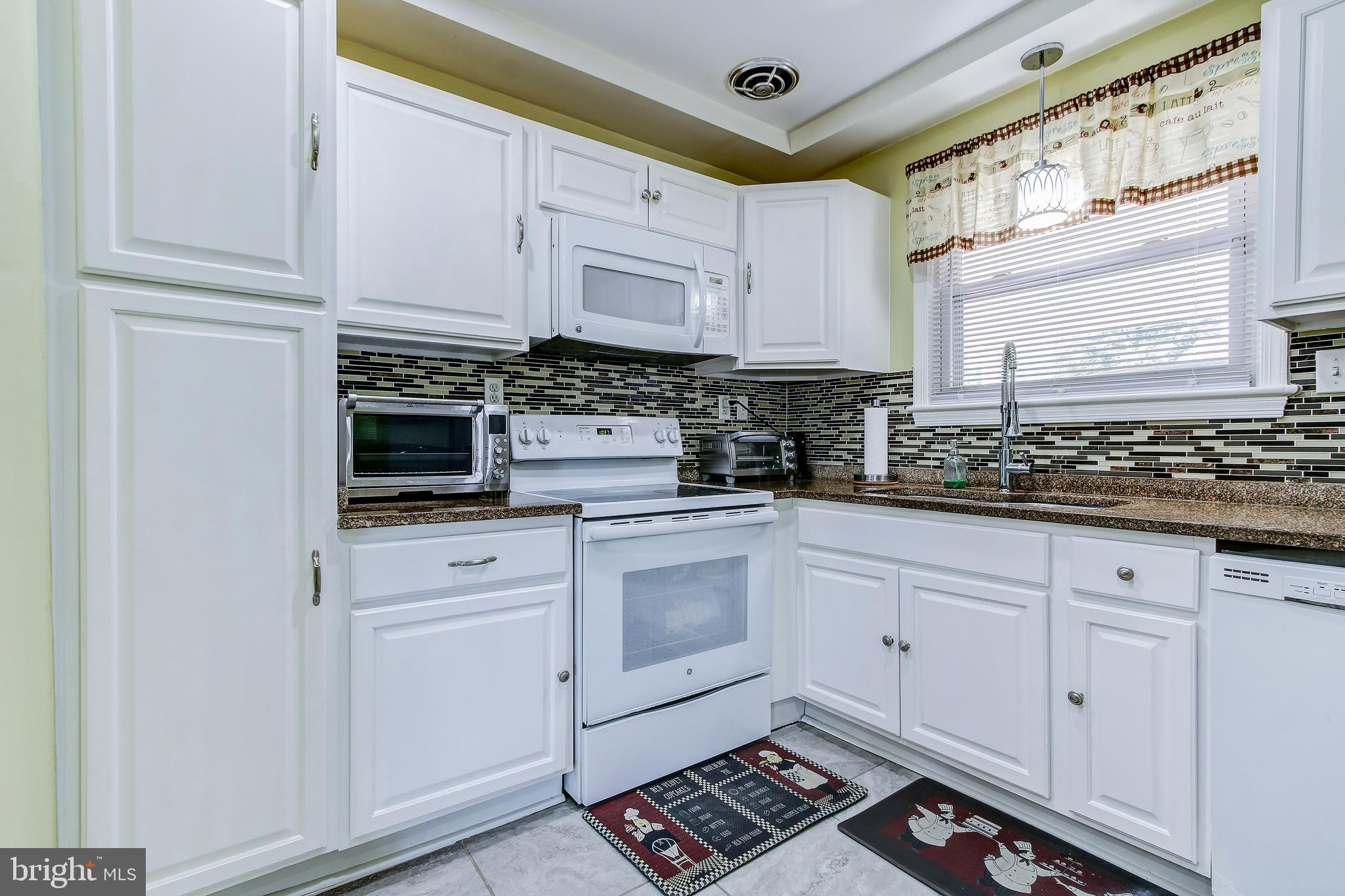 6102 Kirby Road Clinton, MD 20735 - Photo 13 of 31 Kitchen