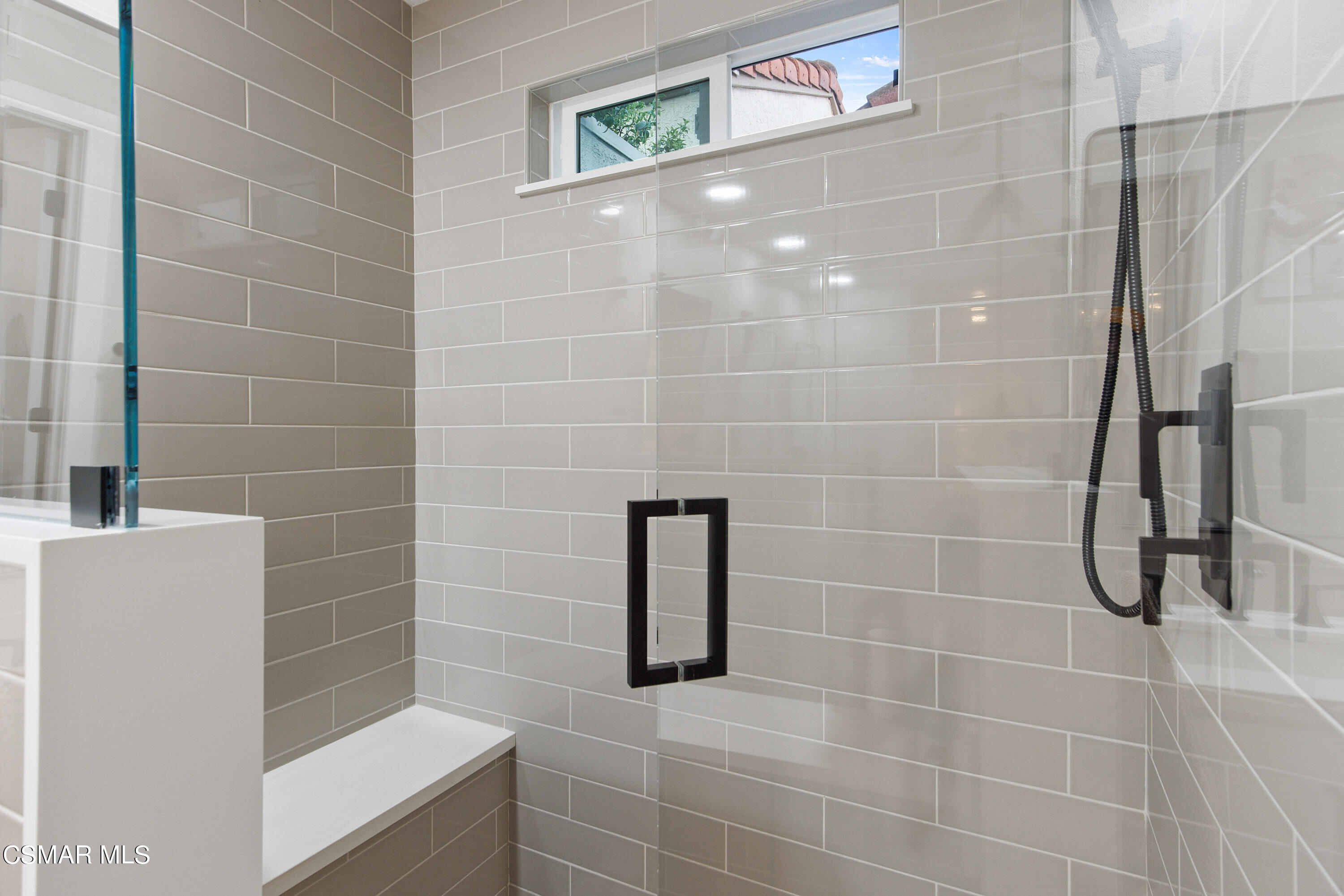 773 Congressional Road Simi Valley, CA 93065 - Photo 28 of 39 a bathroom with a shower