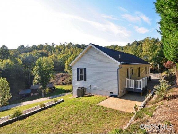 193 Brookshire Road Leicester, NC 28748 - Photo 2 of 11