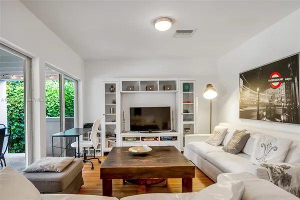 $10,500 | 540 Southwest 27th Road, Miami, FL 33129