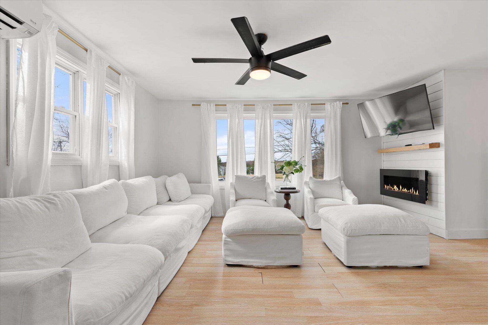217 Williams Road Newport, ME 04953 - Photo 17 of 49 17-Living Room