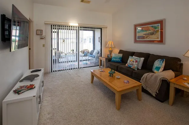 $2,000 | Undisclosed Address, Bradenton, FL 34209