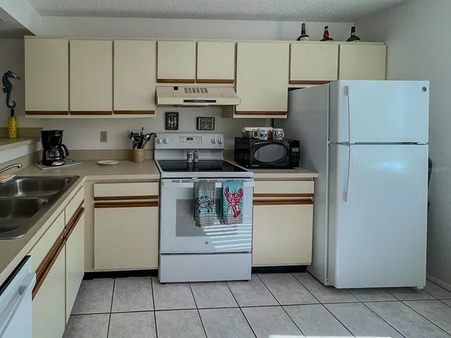 $2,000 | Undisclosed Address, Bradenton, FL 34209