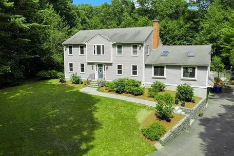 $685,000 | 180 Cedar Street, Sturbridge, MA 01566