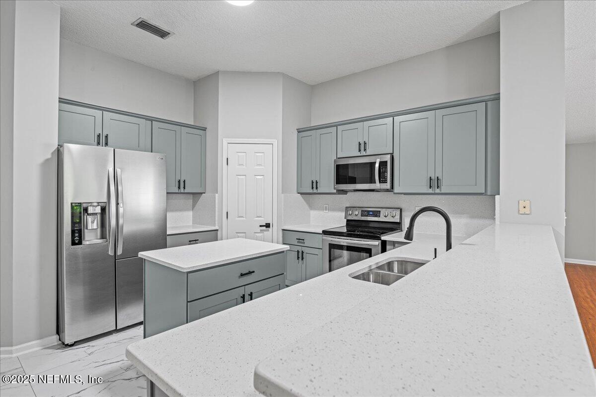 1560 Timber Trace Drive St. Augustine, FL 32092 - Photo 17 of 56 Kitchen